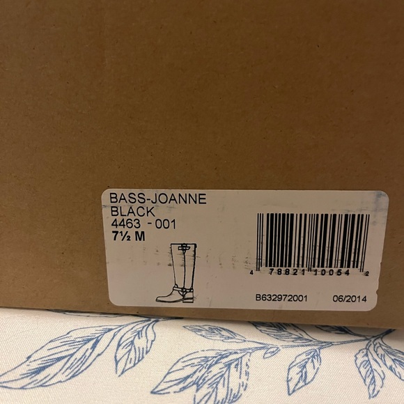 GH Bass & Co Black Loafers - Picture 3 of 3